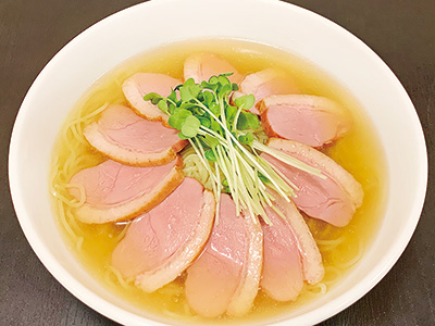 合鴨チャーシューの塩冷麺